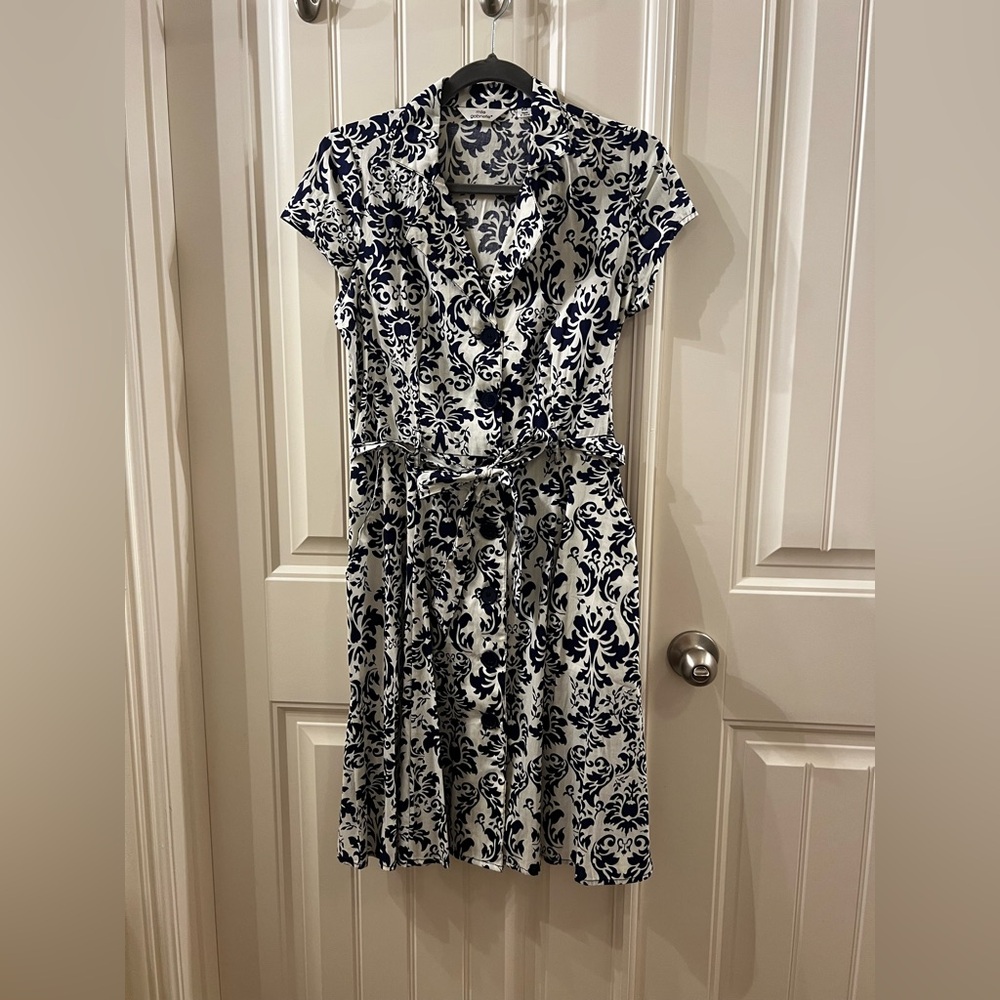 Fit & Flare Navy Blue & White, short sleeve, button-up dress with pockets, Sz PM